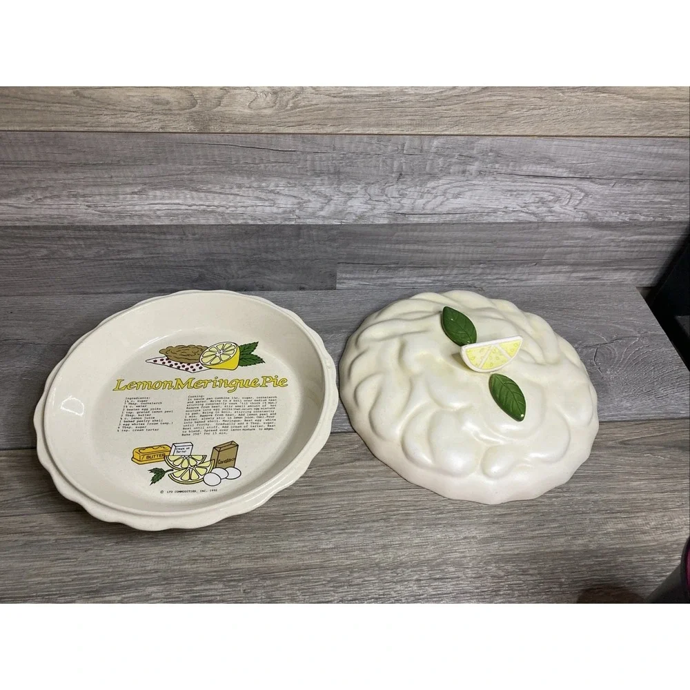 Vintage Lemon Meringue Recipe Pie Dish w 3-D Lid Ceramic Pie Dish